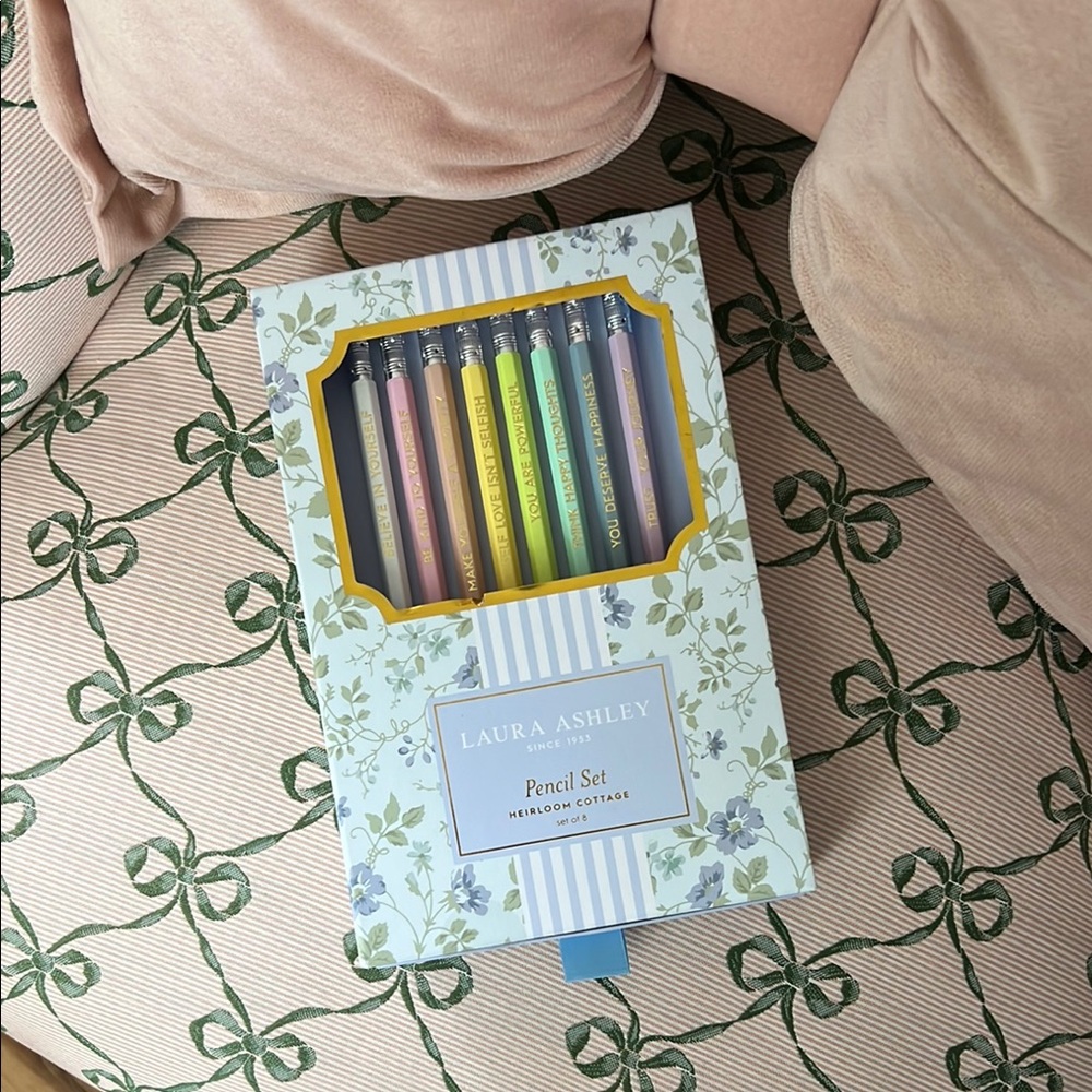 Laura Ashley Heritage Cottage Pencil Set in Soft Hues